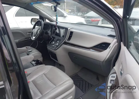 2016 Toyota Sienna Xle 8 Passenger z USA, uszkodzony, nr VIN 5TDYK3DC3GS739194